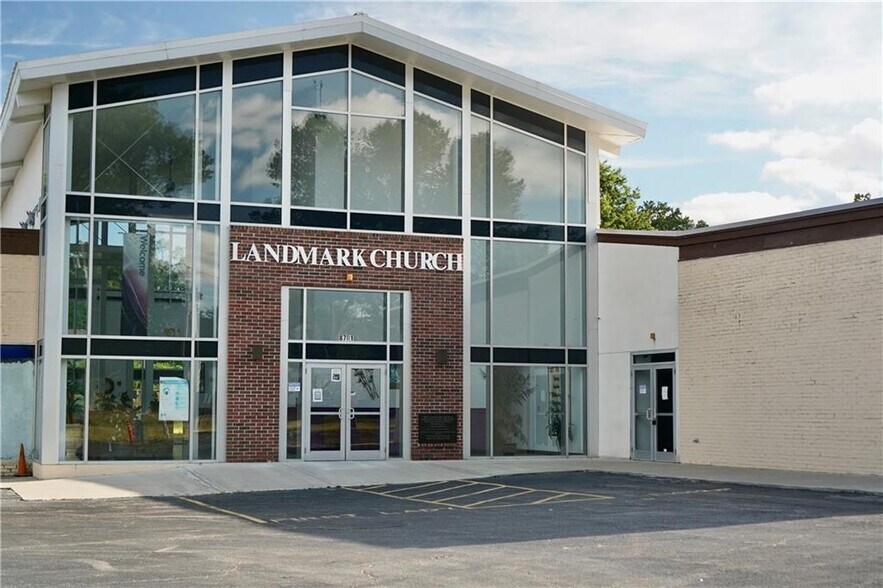 Primary Photo Of 8701 Sni-A-Bar Rd, Kansas City Religious Facility For Sale