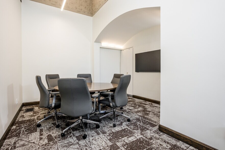 More Photos Of 1 S Washington St, Danville Office For Lease