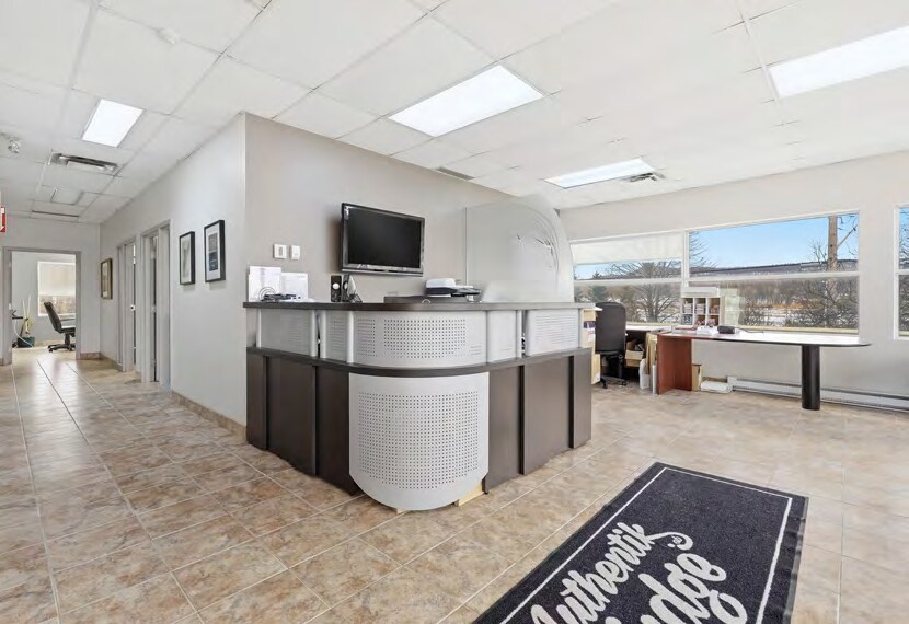 More Photos Of 2090 Rue Bombardier, Ste-Julie Warehouse For Sale