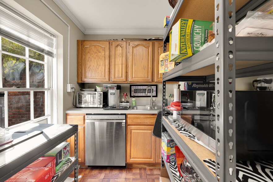 More Photos Of 228 S Washington St, Alexandria Loft Creative Space For Sale