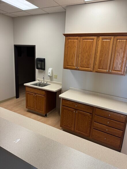 More Photos Of 2700 E Enterprise Ave, Appleton Office For Lease
