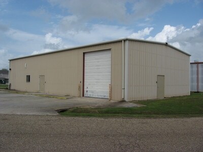 More Photos Of 115 Row One, Lafayette Warehouse For Lease