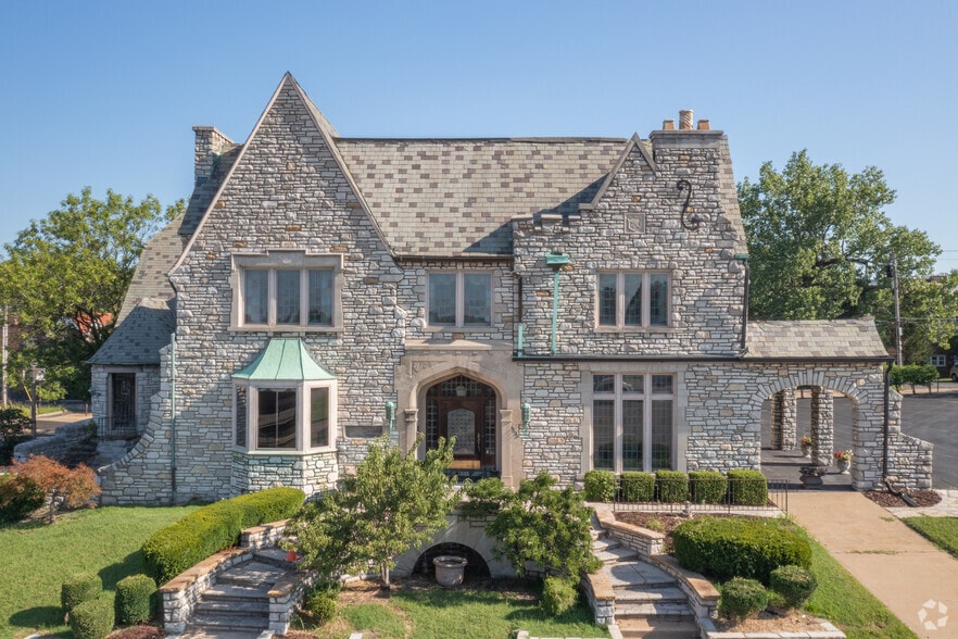 More Photos Of 6633 Clayton Rd, Clayton Religious Facility For Sale