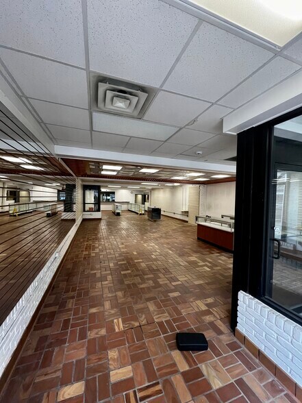 More Photos Of 115 Wyoming Ave, Scranton Convenience Store For Lease
