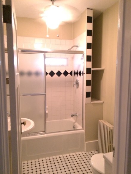 More Photos Of 532-534 Crescent Blvd, Glen Ellyn Storefront Retail Office For Sale