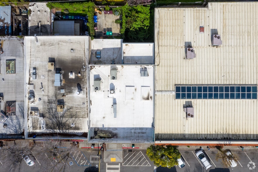 More Photos Of 3271-3275 Lakeshore Ave, Oakland Storefront For Lease
