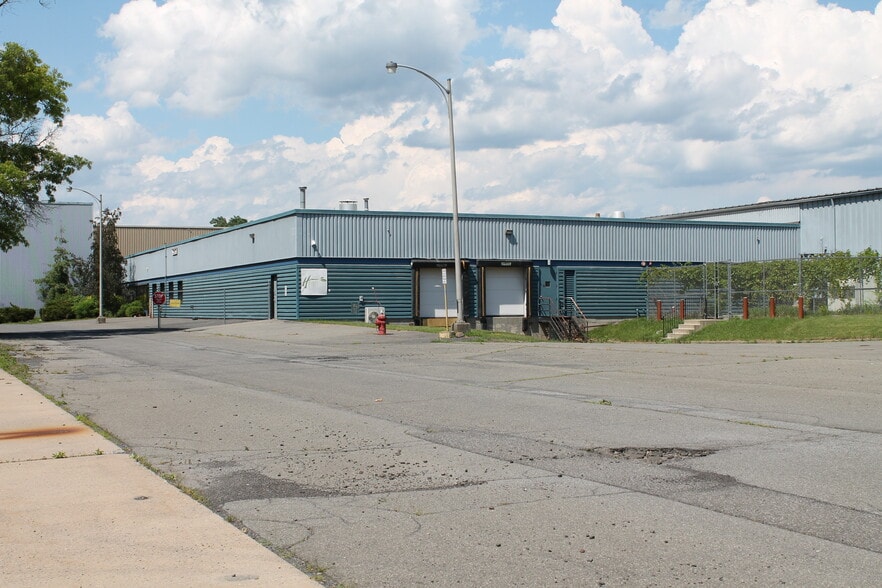 Primary Photo Of 1680-1698 Enterprise Dr, Kingston Manufacturing For Lease