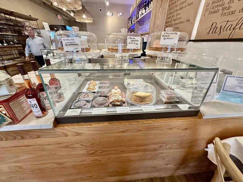 More Photos Of 135-141 Post Rd E, Westport Freestanding For Lease