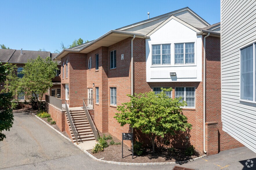 Primary Photo Of 271 US Highway 46, Fairfield Office Residential For Lease