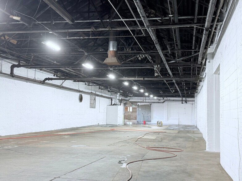 More Photos Of 1140 Garfield Ave, Lancaster Manufacturing For Sale