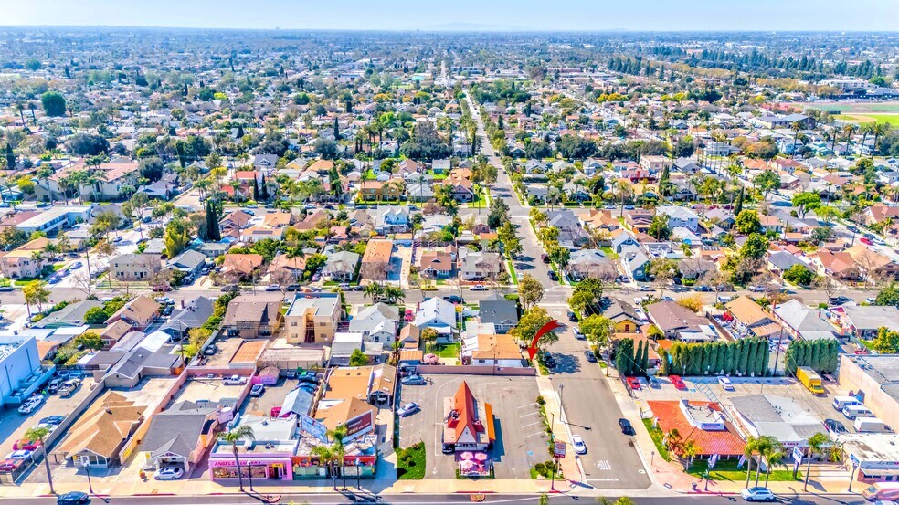 More Photos Of 806 S Main St, Santa Ana Fast Food For Sale