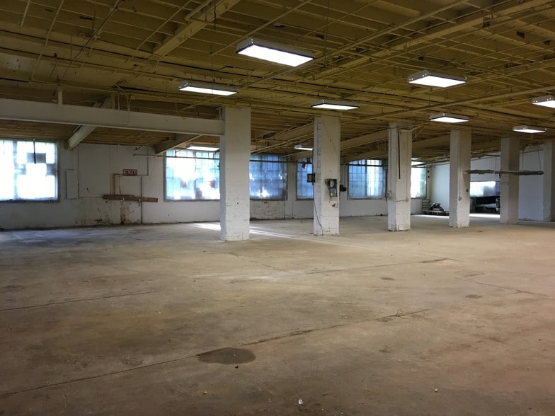 More Photos Of 175 Hague St, Rochester Warehouse For Lease