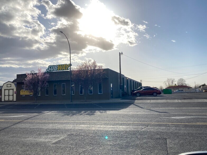 More Photos Of 641 S Columbia Ave, Connell Bowling Alley For Sale