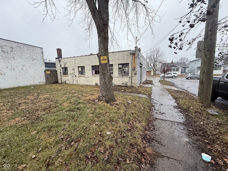 More Photos Of 3823 E 10th St, Indianapolis Freestanding For Sale