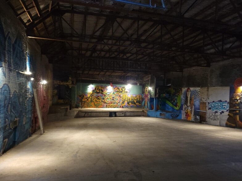 More Photos Of , Memphis Unknown For Sale