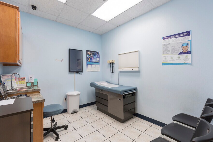 More Photos Of 110 E Savannah Ave, McAllen Medical For Sale
