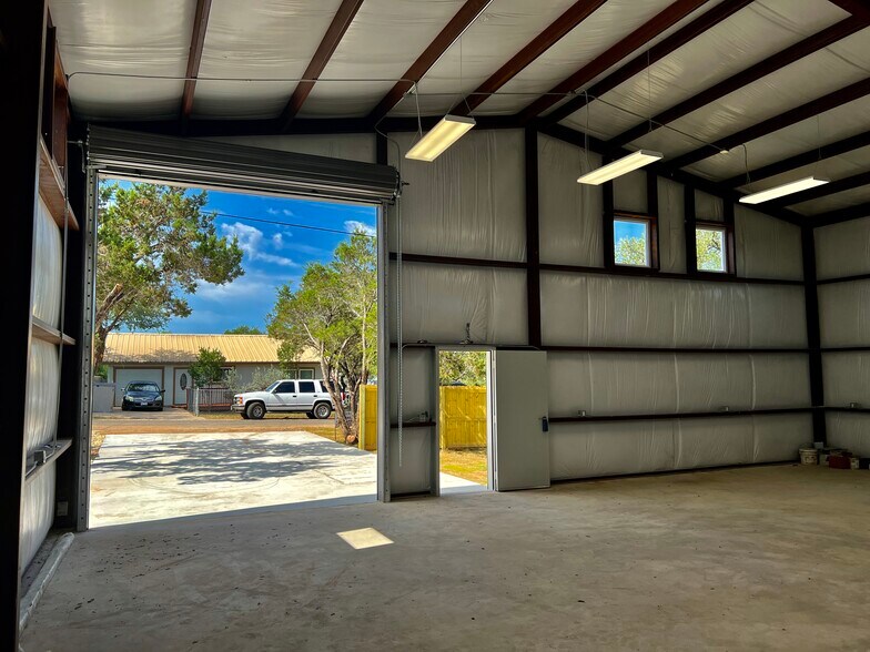 More Photos Of 25102 Whitney Dr, Spicewood Warehouse For Sale