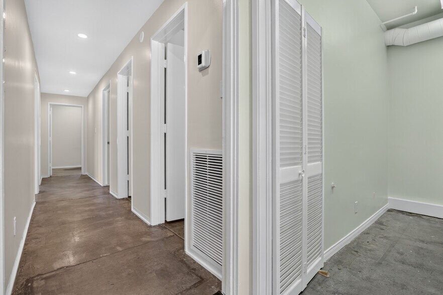 More Photos Of 4925 Sepulveda Blvd, Sherman Oaks Office For Sale