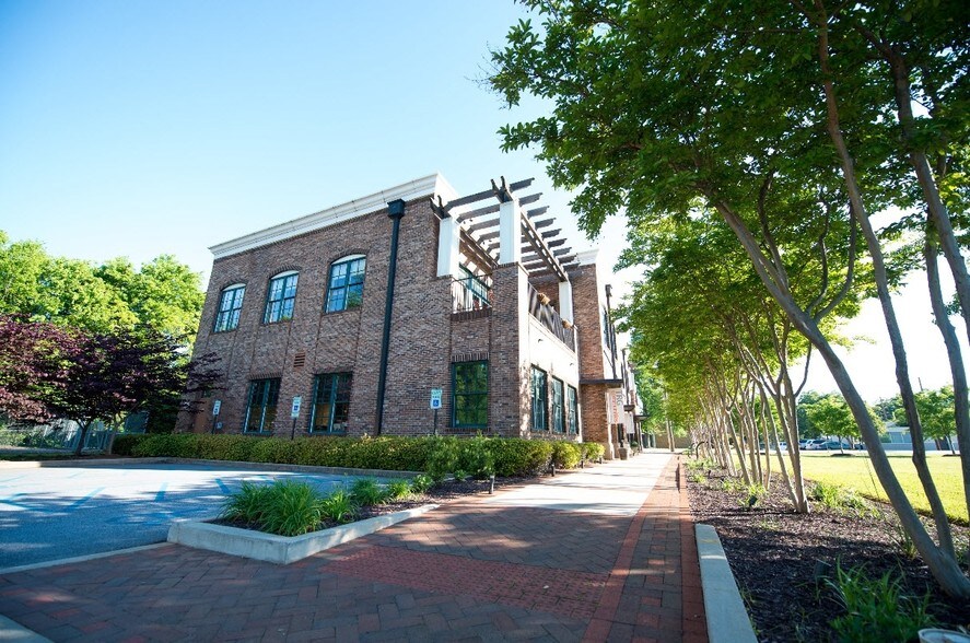 More Photos Of 607 Pendleton St, Greenville Office For Lease