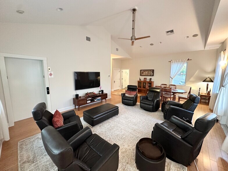 More Photos Of 1000 Bass Blvd, Dunedin Office For Sale