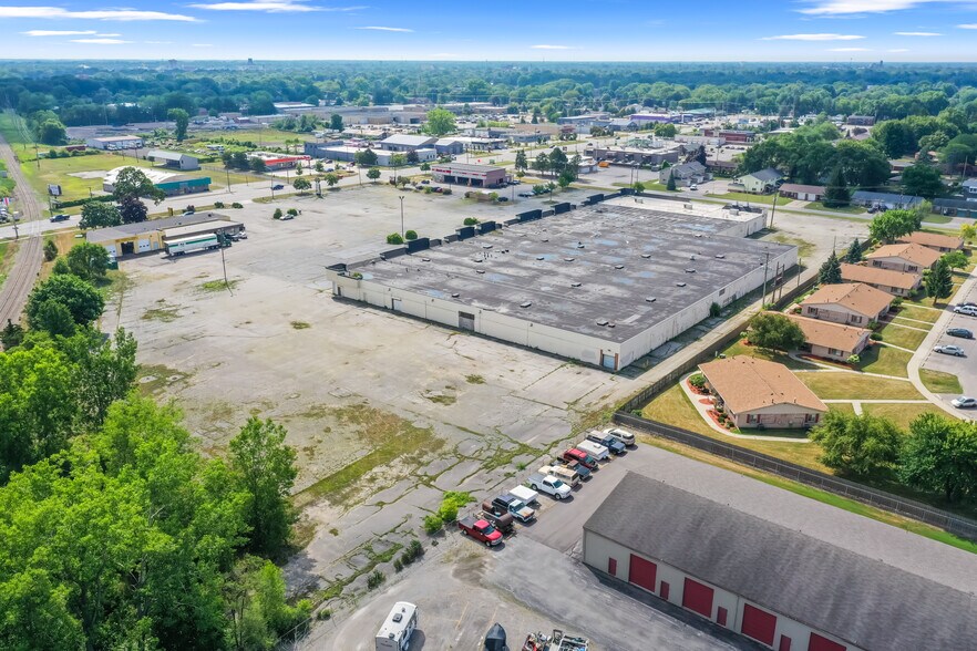 More Photos Of 2865-2885 Bay Rd, Saginaw Freestanding For Sale