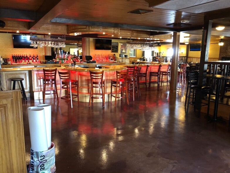 More Photos Of 9638 W National Ave, West Allis Restaurant For Lease