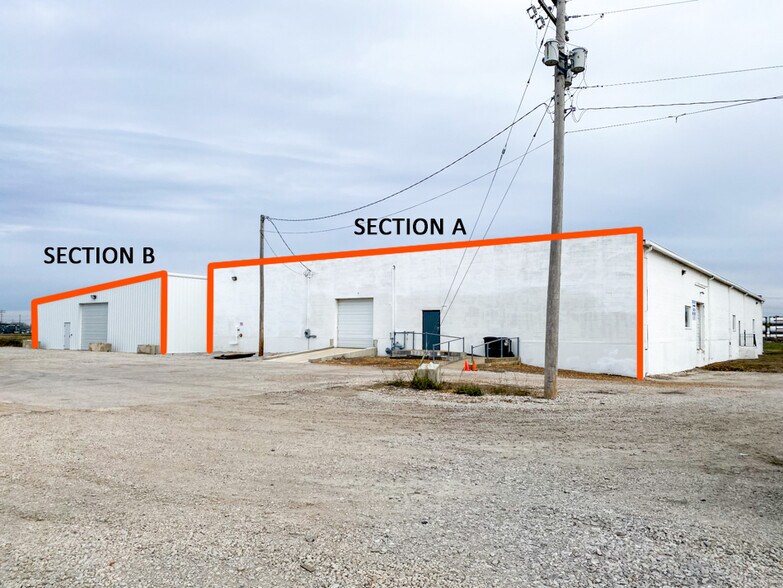 More Photos Of 955 N 1st St, Fairmont City Warehouse For Sale