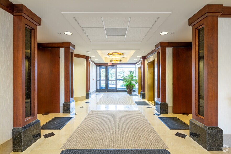 More Photos Of 31555 W 14 Mile Rd, Farmington Hills Medical For Lease