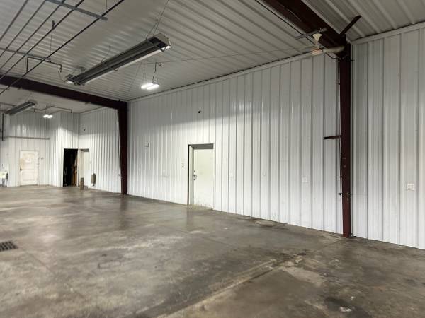 More Photos Of 193 Automotive Dr, Richmond Auto Dealership For Lease