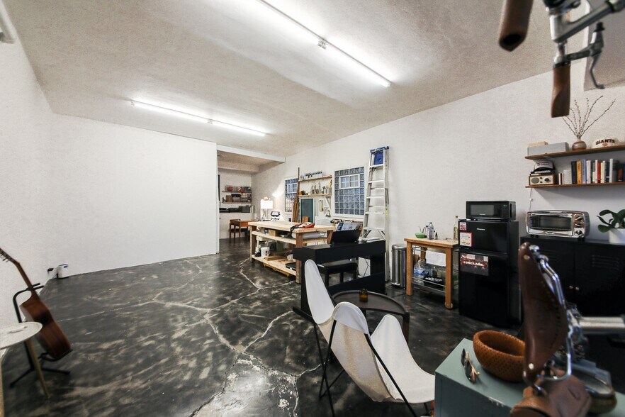 More Photos Of 2646 La Cienega Ave, Los Angeles Storefront Retail Residential For Sale