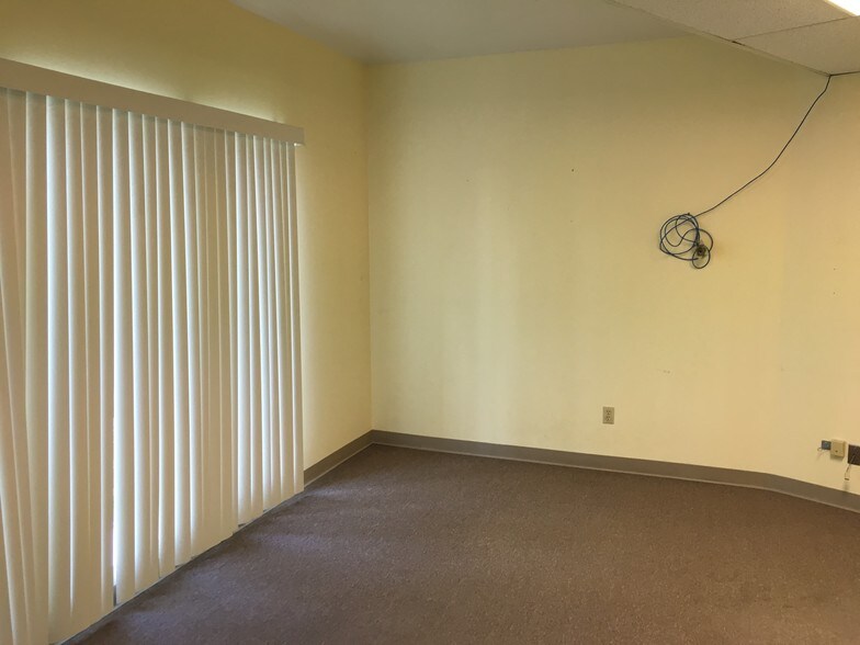 More Photos Of 600 S Holmes Ave, Saint Louis Office For Sale
