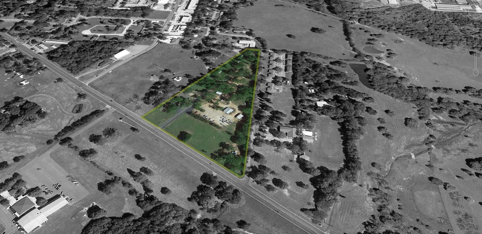 More Photos Of 1301 E Corsicana St, Athens Flex For Sale