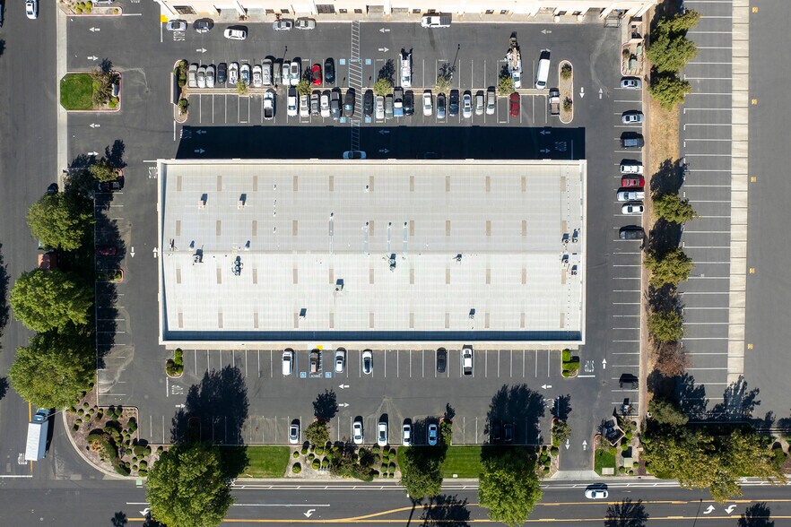 More Photos Of 17800-17918 Murphy Pky, Lathrop Warehouse For Lease