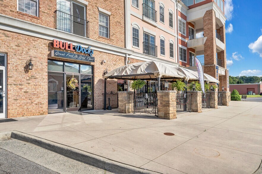 More Photos Of 1100 Celebration Ave, Moneta Storefront For Sale