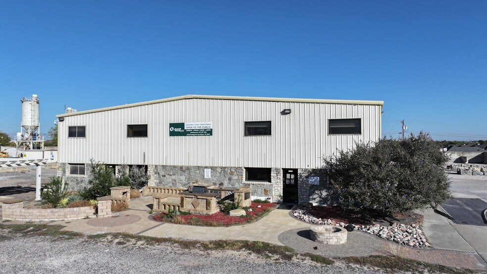More Photos Of 2725 Prestige Rd, Fort Worth Warehouse For Lease