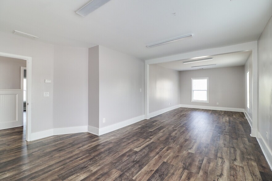 More Photos Of 104 W Candler St, Winder Medical For Sale