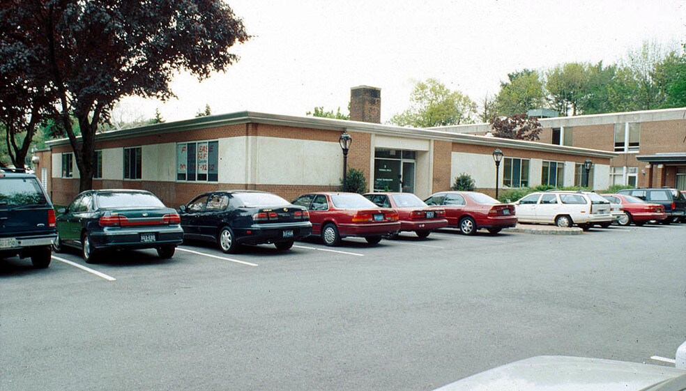 More Photos Of 3-6 Thorndal Cir, Darien Office For Lease