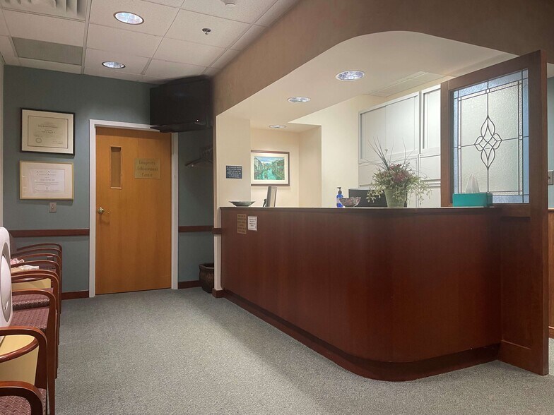 More Photos Of 110 Chesley Dr, Media Office For Sale