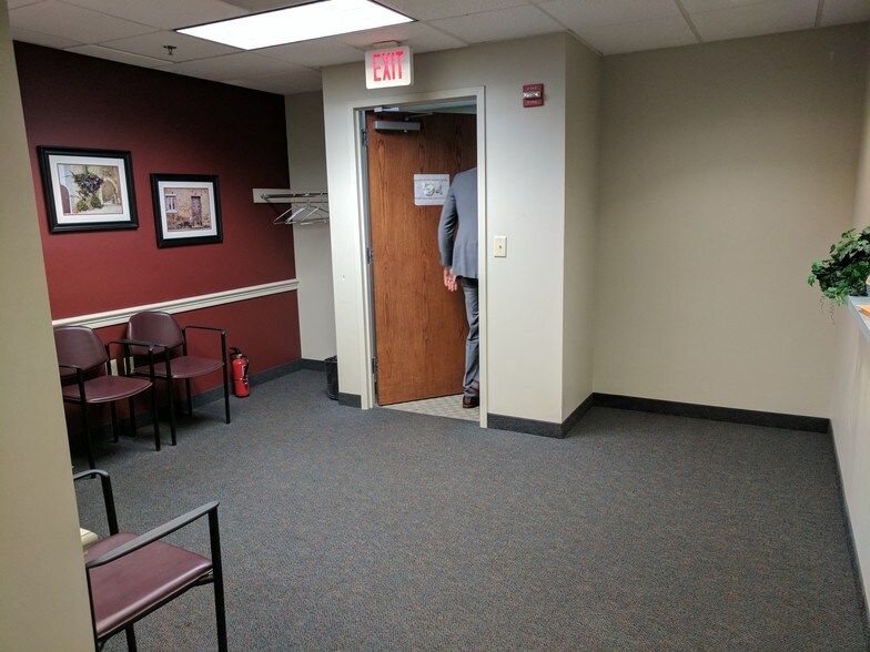 More Photos Of 3200 Tower Oaks Blvd, Rockville Medical For Sale