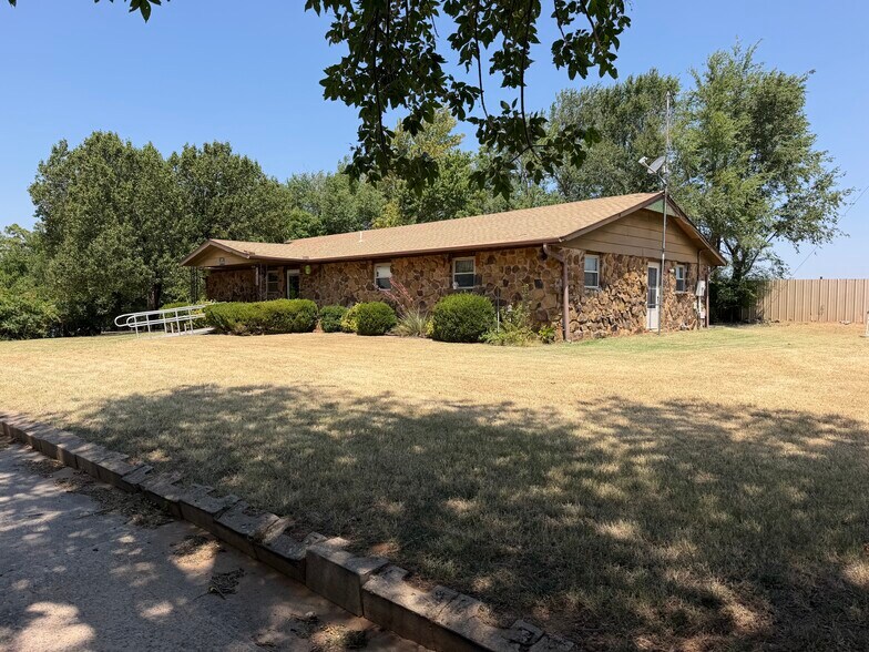 More Photos Of 725 County Street, Tuttle Auto Salvage Facility For Sale