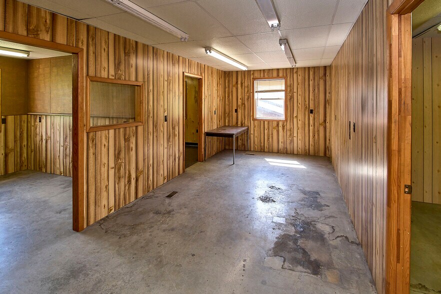 More Photos Of 6328 Elk River Rd, Clendenin Auto Repair For Sale