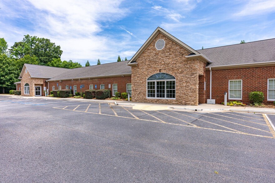 More Photos Of 1500 Langford Dr, Watkinsville Medical For Sale