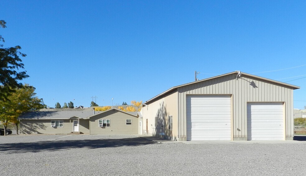 More Photos Of 445 Kristen Ct, Montrose Warehouse For Sale
