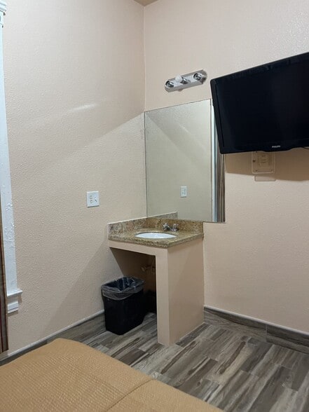 More Photos Of 2766-2770 Mission St, San Francisco Hotel For Sale