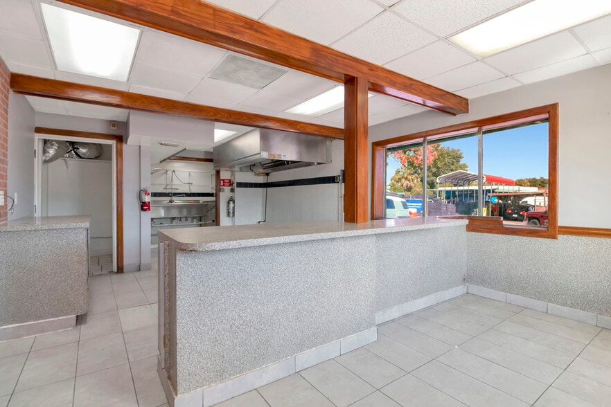More Photos Of 308 E Waters Ave, Tampa Restaurant For Sale