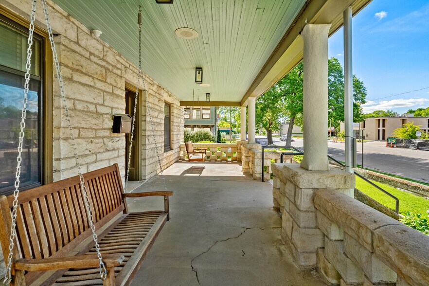 More Photos Of 720 Poyntz Ave, Manhattan Office For Sale