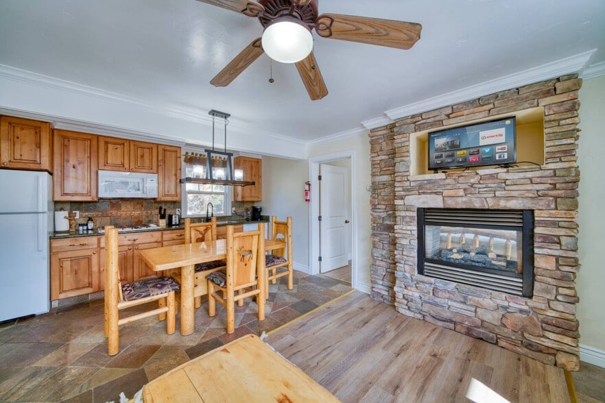 More Photos Of 947 Park Ave, South Lake Tahoe Hotel For Sale