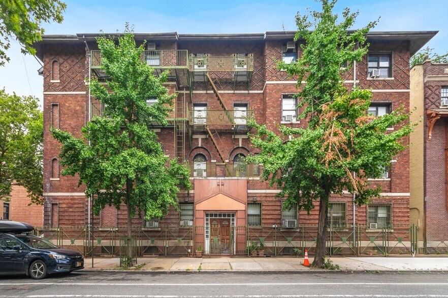 Primary Photo Of 225 Brooklyn Ave, Brooklyn Religious Facility For Sale
