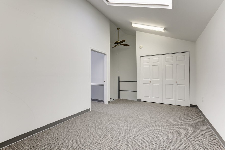 More Photos Of 2915-2917 Hunter Mill Rd, Oakton Medical For Sale