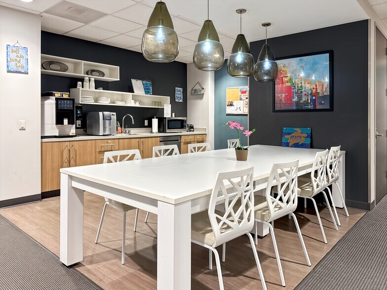 More Photos Of 2447 Pacific Coast Hwy, Hermosa Beach Coworking Space